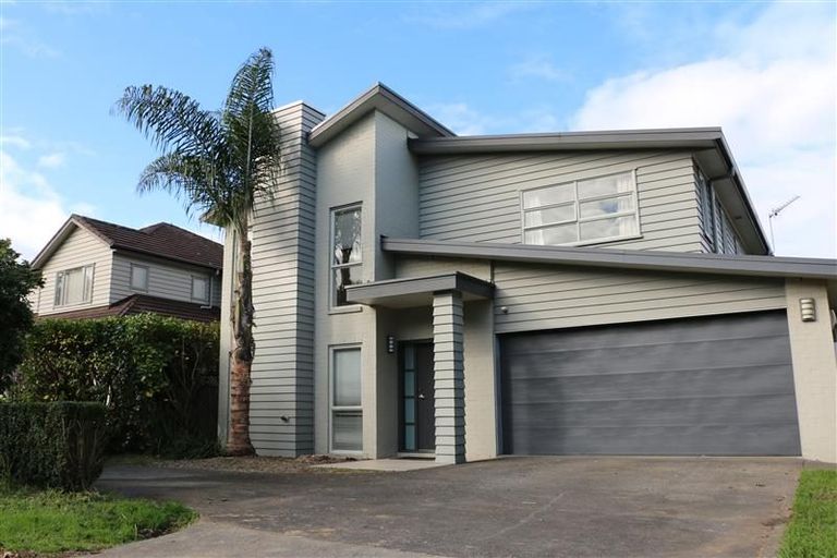 Photo of property in 68 Ngahue Drive, Stonefields, Auckland, 1072