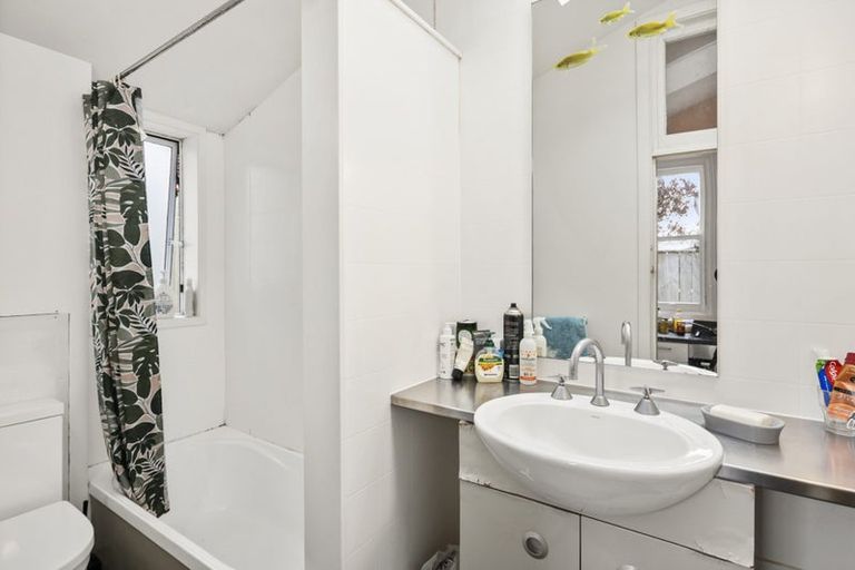 Photo of property in 351 Adelaide Road, Newtown, Wellington, 6021