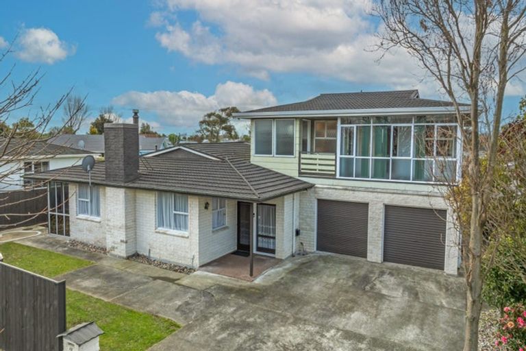 Photo of property in 12 Tabak Crescent, Takaro, Palmerston North, 4412