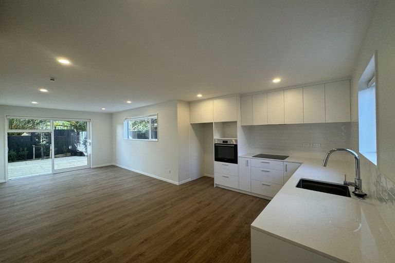 Photo of property in 9/5 Preston Avenue, Henderson, Auckland, 0610