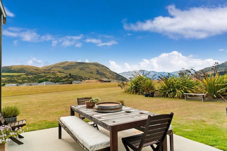 Photo of property in 60 Cunninghams Drive, Jacks Point, Queenstown, 9371
