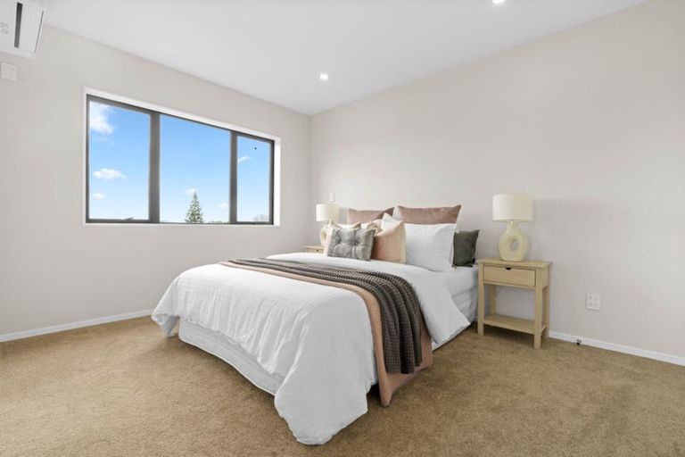 Photo of property in 1/18 Hutchinsons Road, Bucklands Beach, Auckland, 2014