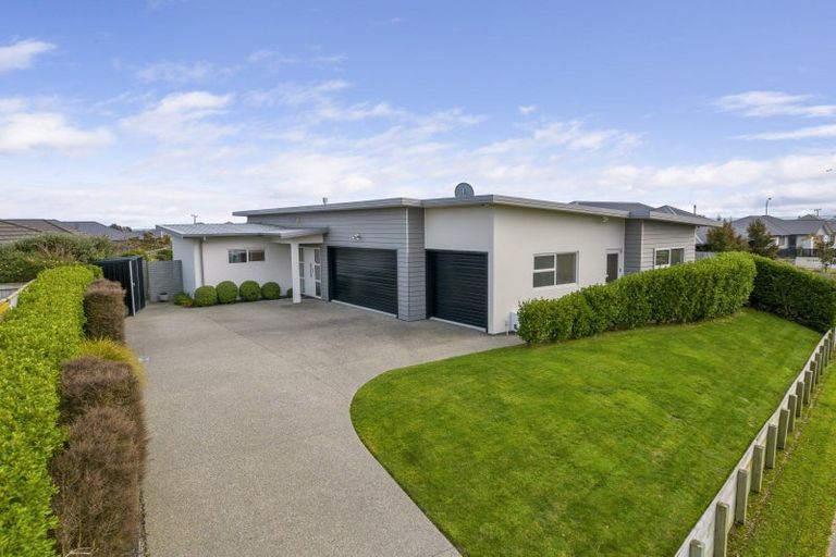 Photo of property in 9 Silicon Way, Fitzherbert, Palmerston North, 4410
