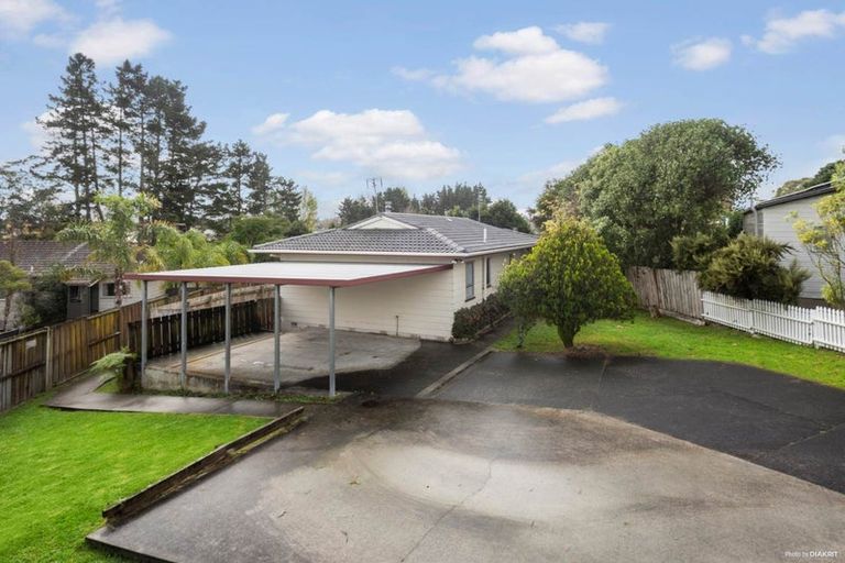 Photo of property in 11 Glenbury Place, Massey, Auckland, 0614