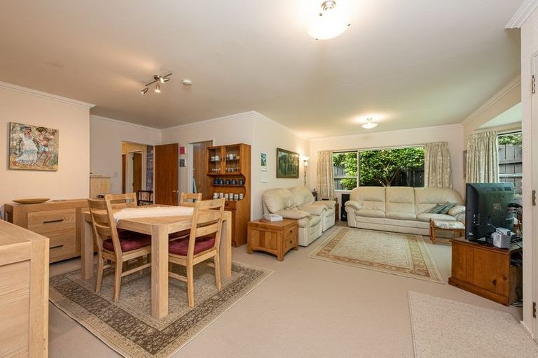 Photo of property in 17a Coates Street, Tawa, Wellington, 5028