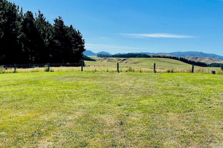 Photo of property in 9 Knoyle Road, Riversdale Beach, Masterton, 5872