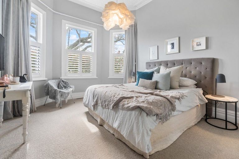 Photo of property in 37 Mozeley Avenue, Devonport, Auckland, 0624