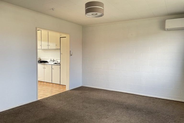 Photo of property in 2/62 Martin Street, Wallaceville, Upper Hutt, 5018