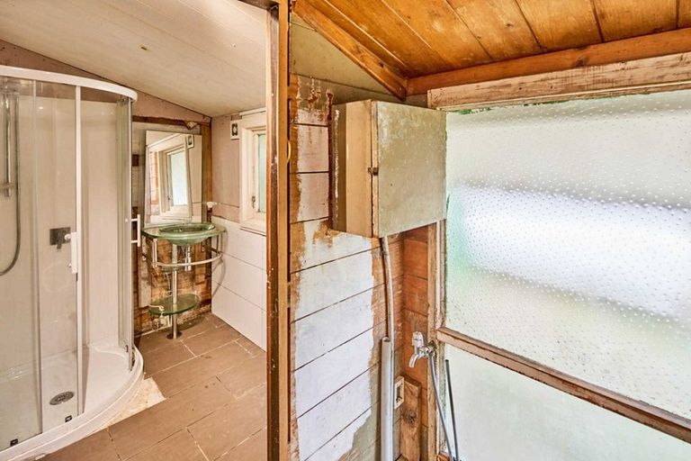 Photo of property in 3 Clematis Grove, Maungaraki, Lower Hutt, 5010