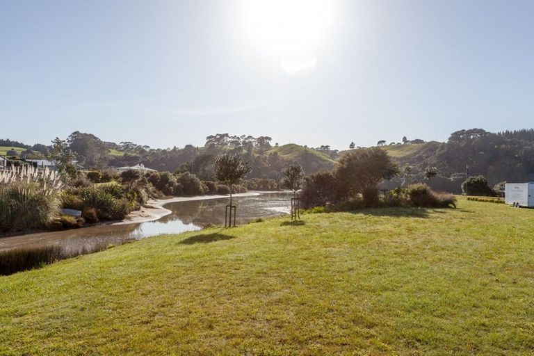 Photo of property in 23 Admiral Drive, Cooks Beach, Whitianga, 3591