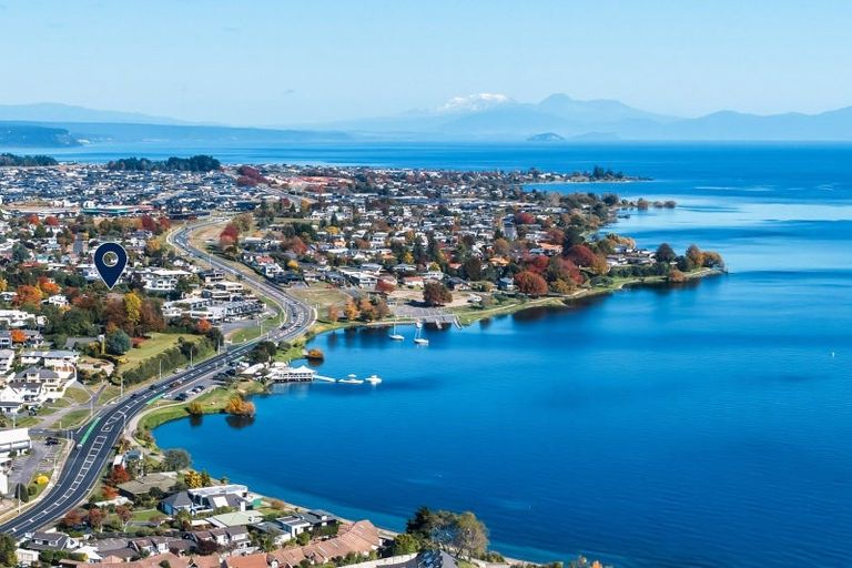 Photo of property in 358 Lake Terrace, Two Mile Bay, Taupo, 3330