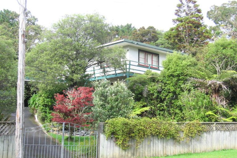 Photo of property in 11 Wyndham Road, Pinehaven, Upper Hutt, 5019