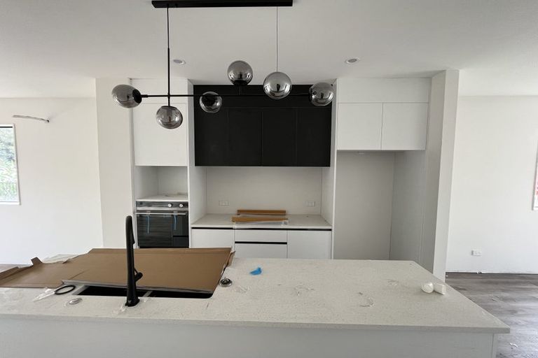 Photo of property in 1 Whawhaki Lane, Kumeu, 0810