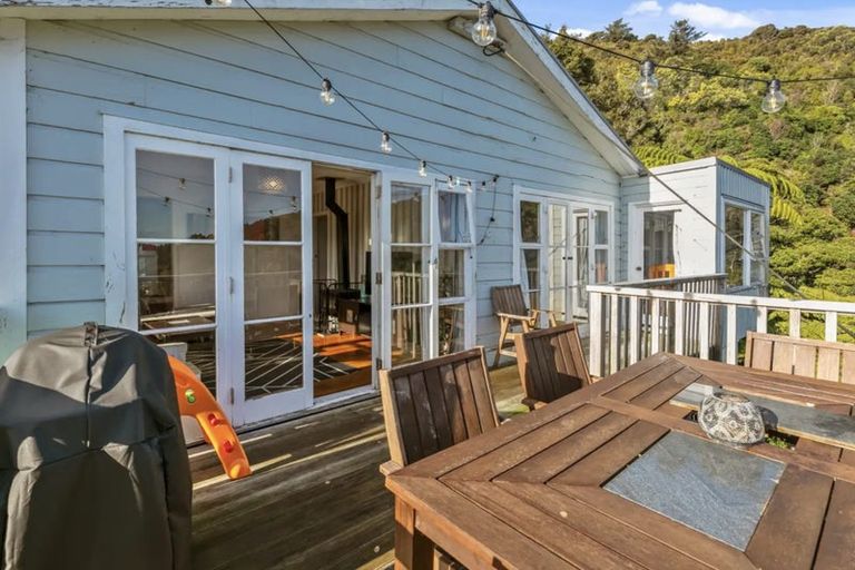 Photo of property in 24 Woodvale Grove, Fairfield, Lower Hutt, 5011