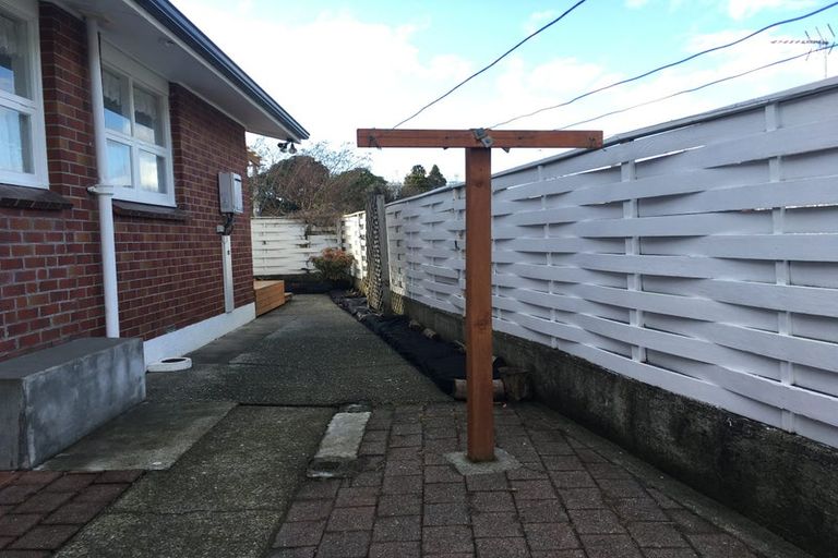 Photo of property in 122 Kings Crescent, Hutt Central, Lower Hutt, 5010