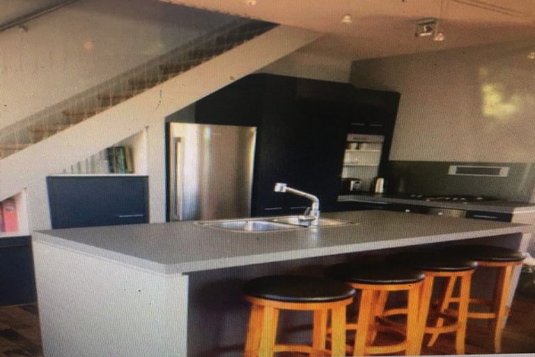 Photo of property in 21 Beach Valley Road, Piha, 0772