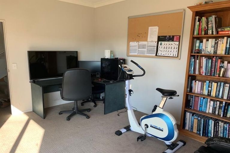 Photo of property in 6 Port Lane, Whitby, Porirua, 5024