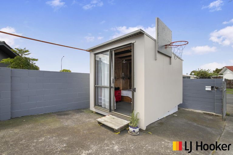 Photo of property in 16 Damian Way, Weymouth, Auckland, 2103