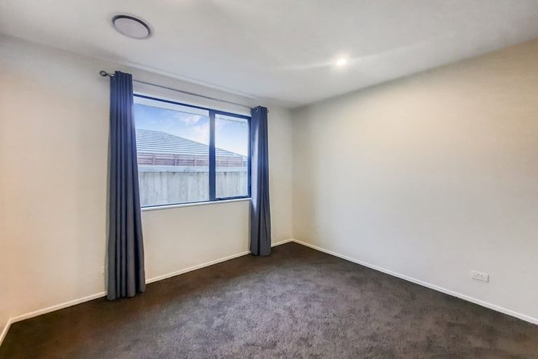 Photo of property in 14 Tara Crescent, Woodend, 7610