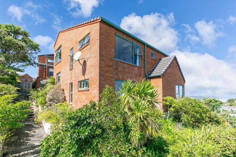 Photo of property in Mt Carmel Mews, 4/9 Arawa Road, Hataitai, Wellington, 6021