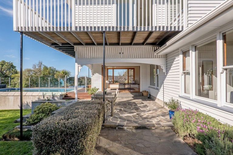 Photo of property in 3 Belleview Terrace, Mount Pleasant, Christchurch, 8081