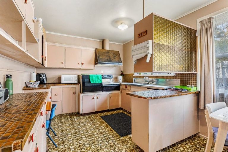 Photo of property in 18 Lilburn Crescent, Massey, Auckland, 0614