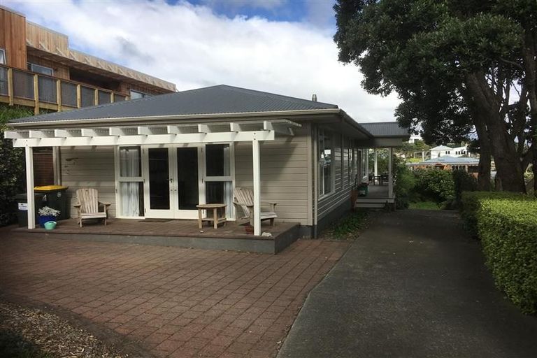 Photo of property in 15 Kainui Road, Raumati South, Paraparaumu, 5032