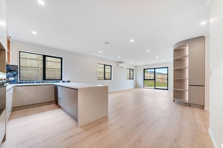 Photo of property in 16 Viv Green Place, Pokeno, 2402