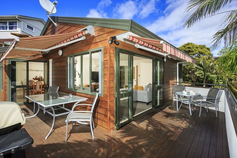 Photo of property in 1/177 Carlisle Road, Northcross, Auckland, 0632