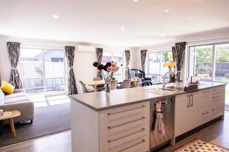 Photo of property in 6 Warhorse Gate, Halswell, Christchurch, 8025