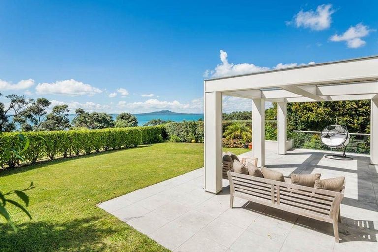 Photo of property in 35 View Road, Campbells Bay, Auckland, 0630
