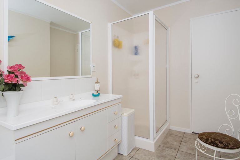 Photo of property in 111 Blake Boulevard, Papamoa Beach, Papamoa, 3118