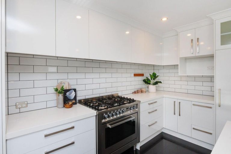 Photo of property in 7 Tower Place, Fitzherbert, Palmerston North, 4410