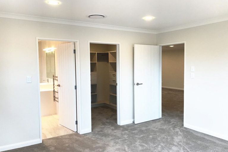 Photo of property in 32 Hikuawa Road, Flat Bush, Auckland, 2019