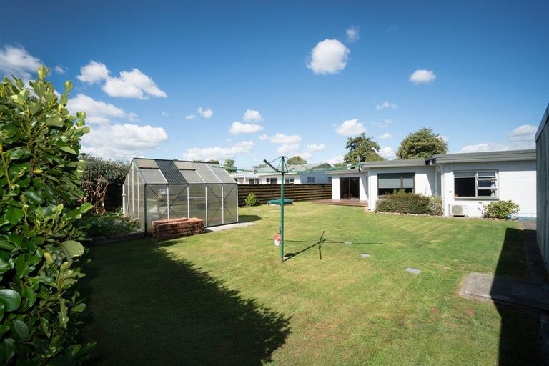 Photo of property in 15 Raglan Avenue, Cloverlea, Palmerston North, 4412