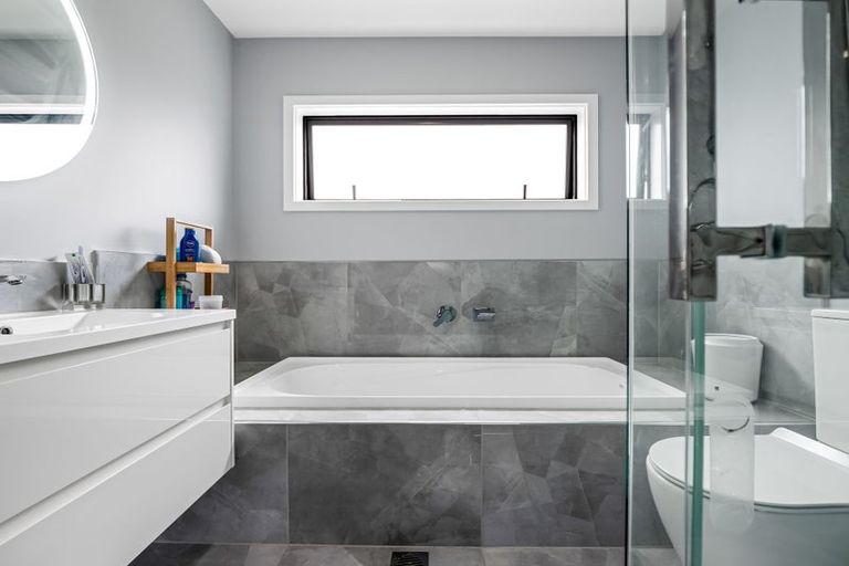 Photo of property in 13/15 Onukutara Place, Huntington, Hamilton, 3281