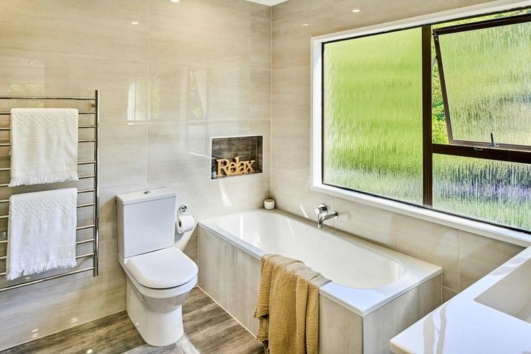 Photo of property in 7 Ridvan Grove, Ngaio, Wellington, 6035