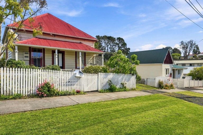 Photo of property in 25 Puriri Street, Helensville, 0800