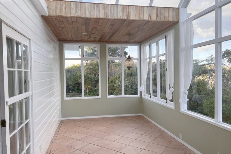 Photo of property in 43 David Crescent, Karori, Wellington, 6012