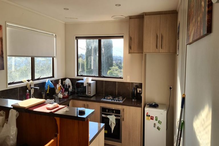 Photo of property in 1/219 Glenfield Road, Hillcrest, Auckland, 0627