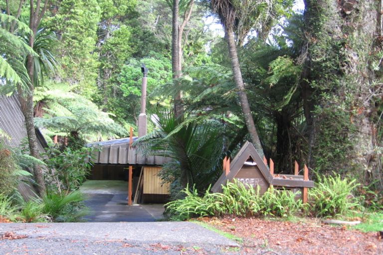 Photo of property in 10 Taraire Road, Titirangi, Auckland, 0604