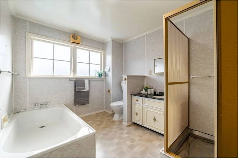 Photo of property in 1/23 Saint Columbans Grove, Boulcott, Lower Hutt, 5010