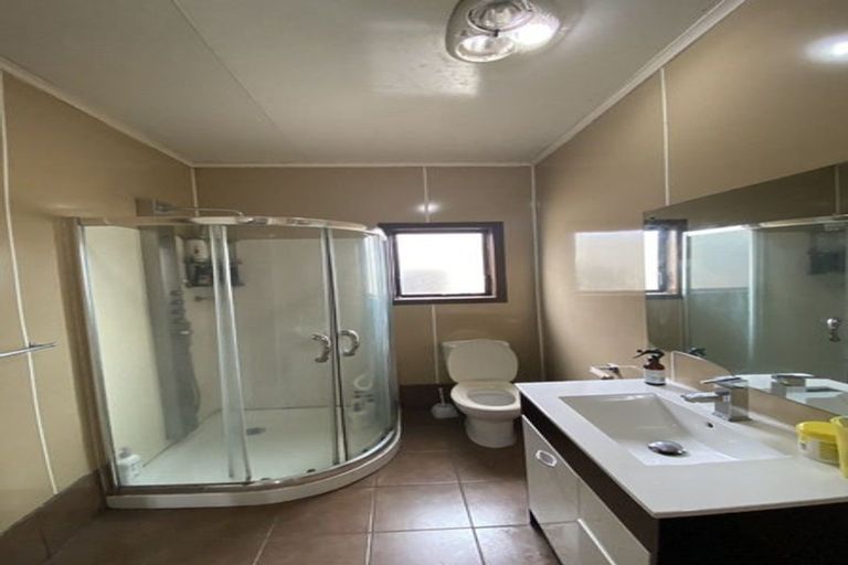 Photo of property in 63 Lynwood Road, New Lynn, Auckland, 0600