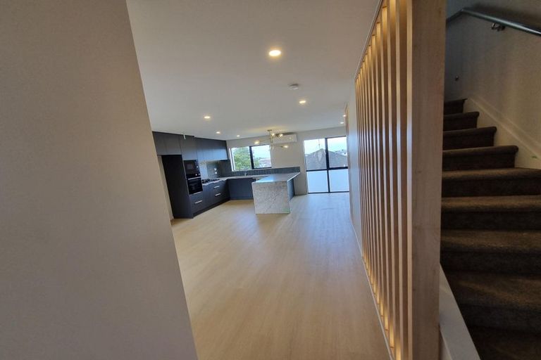 Photo of property in 1e Currey Crescent, Milford, Auckland, 0620