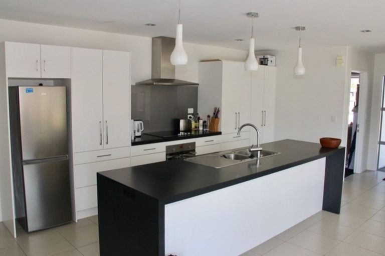 Photo of property in 10 Aquila Drive, Whitianga, 3510