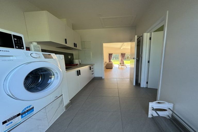 Photo of property in 8 September Place, Forrest Hill, Auckland, 0620