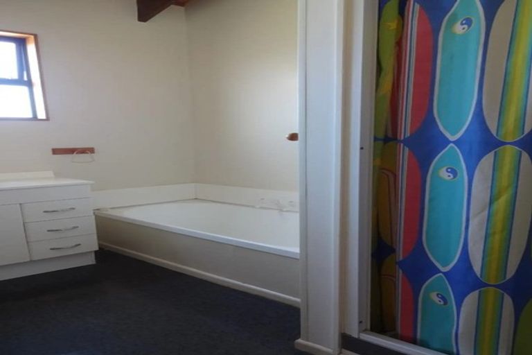 Photo of property in 2/46 Cook Street, Hamilton East, Hamilton, 3216