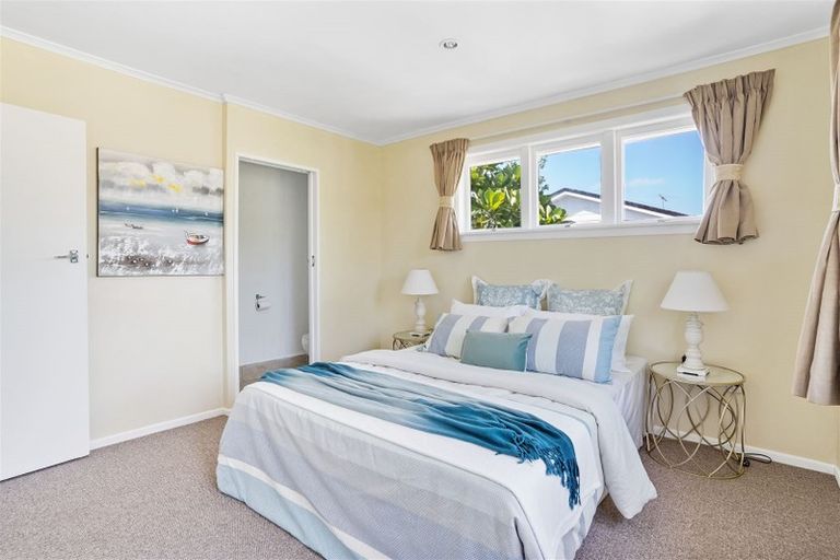 Photo of property in 1/33 Exmouth Road, Northcote, Auckland, 0627