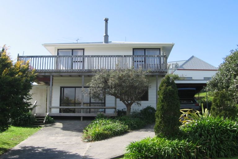 Photo of property in 4 Rewa Place, Russell, 0202