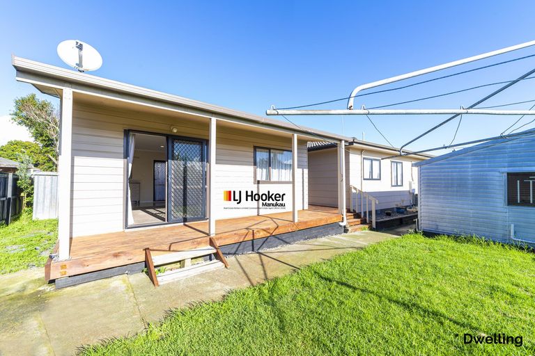 Photo of property in 18 Dungarvon Place, Clendon Park, Auckland, 2103